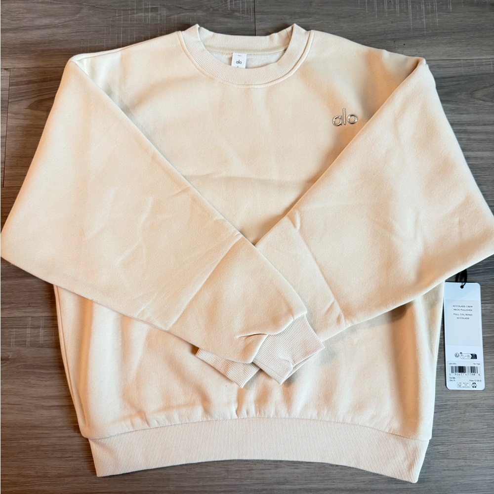 ALO Yoga Crewneck Sweatshirt in oatmilk